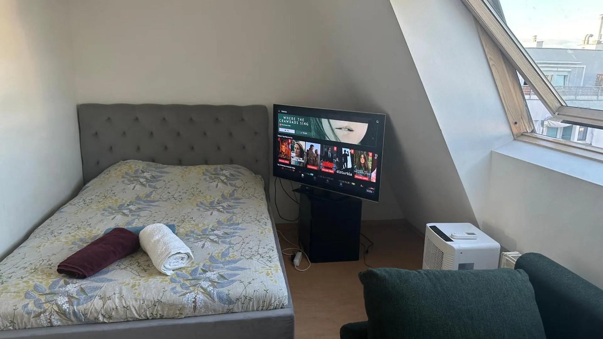 Lägenhet Cozy Bright Penthouse Close To U1 And U6 Metros Wien Österrike