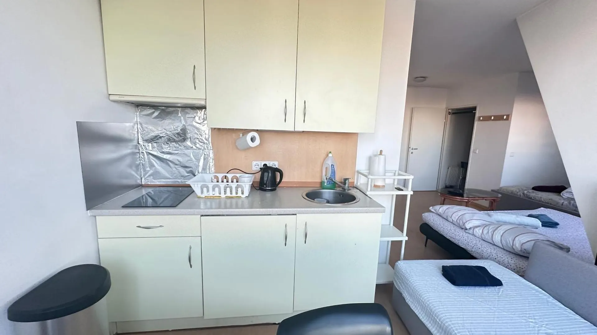 Cozy Bright Penthouse Close To U1 And U6 Metros Vienna