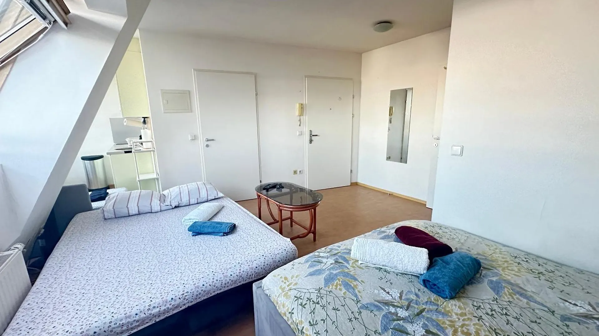 Appartamento Cozy Bright Penthouse Close To U1 And U6 Metros Vienna